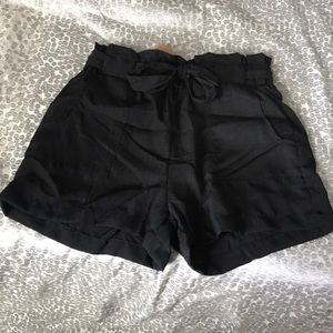 Makes you wonder tie waist shorts